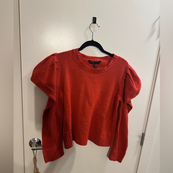 BCBGMaxAzria Sweaters - Beautiful BCBG Sweater - Perfect Condition